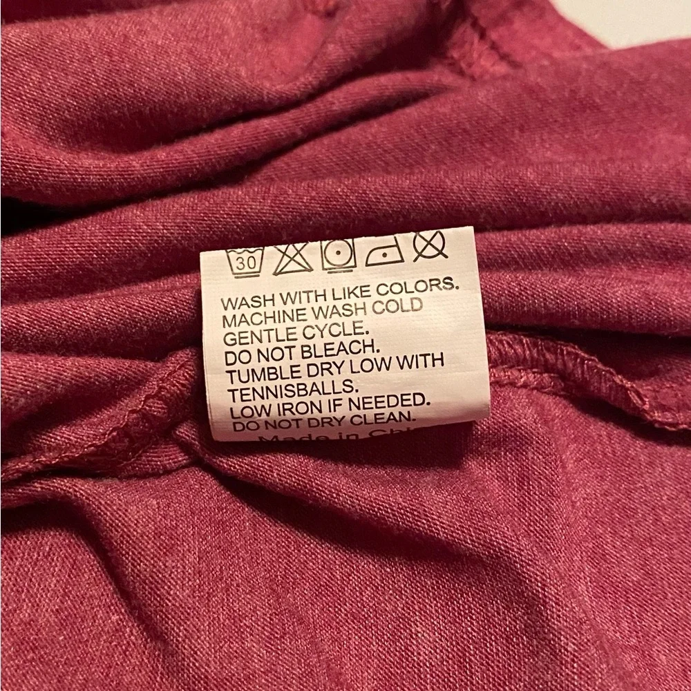 🐴Maroon 'Howdy' Graphic Tee - Picture 9 of 13